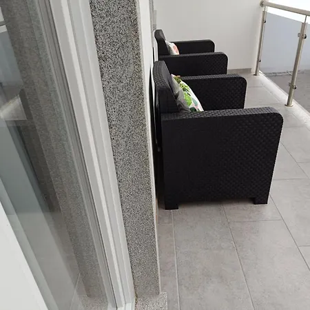 Apartment Garden House - Apartamento 103 Com Varanda Fundao
